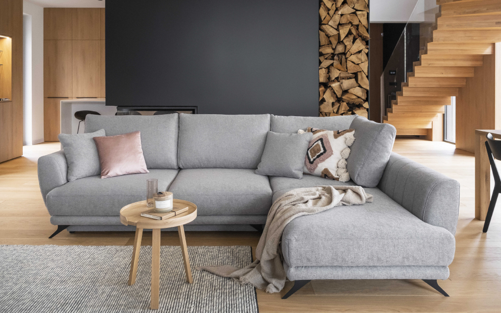 Moderná sedačka do malej aj veľkej obývačky