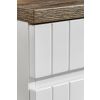 detail ICONIC white hrany