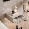 zavesny-nocny-stolik-evo-v-prevedeni-kasmir-detail-zasuvky